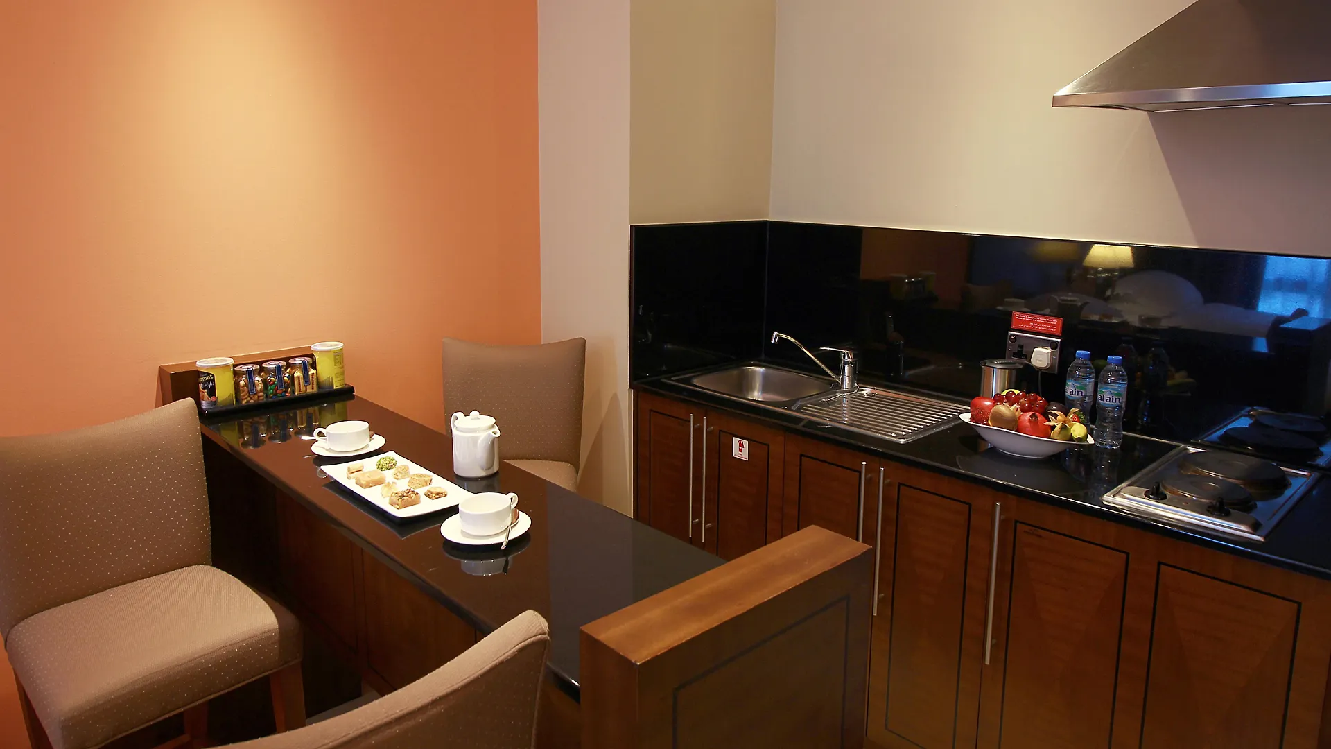 J5 Rimal Hotel Apartments Dubai 4*,