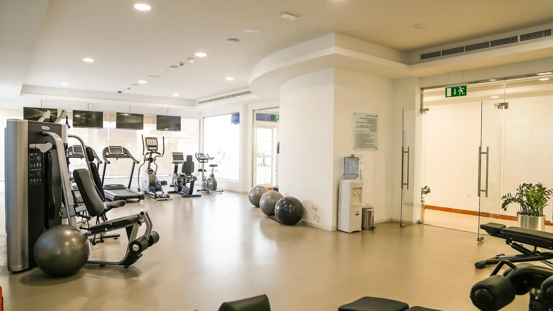 J5 Rimal Hotel Apartments Dubai 4*,